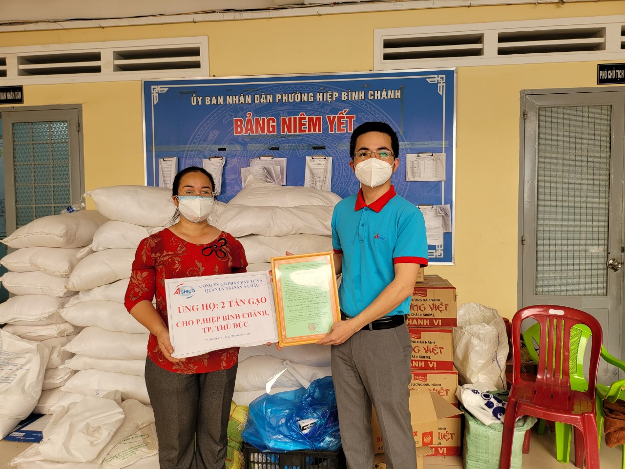 Ashico trao tặng 10 tấn gạo và 200 phần quà cho người dân gặp khó khăn trên địa bàn các Quận tại TP.Hồ Chí Minh